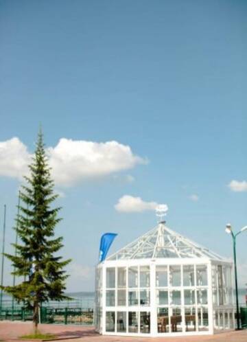 Фотографии Гостиница Solnechny Bereg Zagorodny Club г. Среднеуральск Свердловская область (Россия) №2 Фото Гостиница Solnechny Bereg Zagorodny Club г. Среднеуральск 2